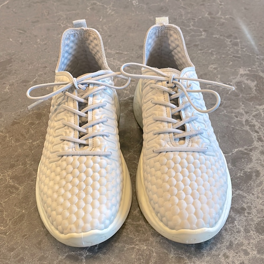 Ecco European tennis shoe size 36